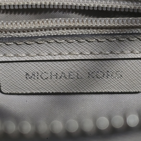 Michael Kors Mercer Medium Messenger Silver Snake Print Leather 3-in-1 Handbag - Picture 10 of 13